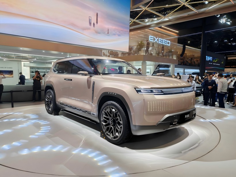 2025 Shanghai Auto Show: Starway Tianji Concept Car เปิดตัววางตำแหน่งเป็น SUV ขนาดใหญ่ 6 - Seater Leisure SUV